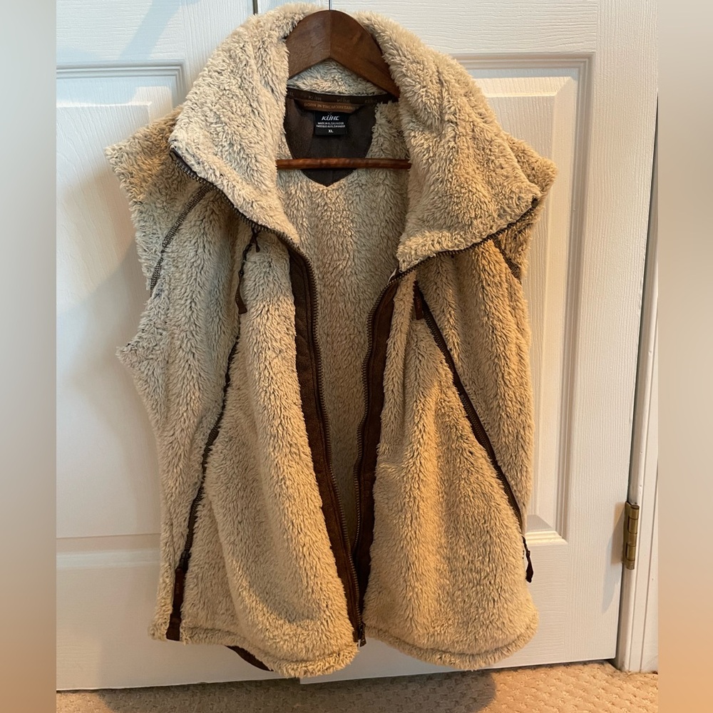 KÜHL Flight Vest Italian Fleece Stowable Hood Full Zip Cream Tan Brown Warm Cozy - Picture 5 of 16